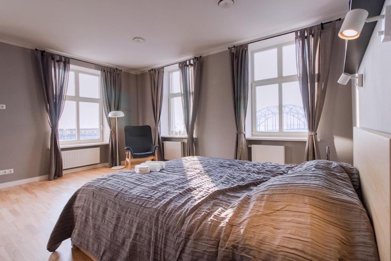 Modern Apartment In Old Riga With A River View Exterior photo